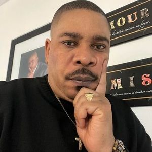 Meet your Posher, Yves